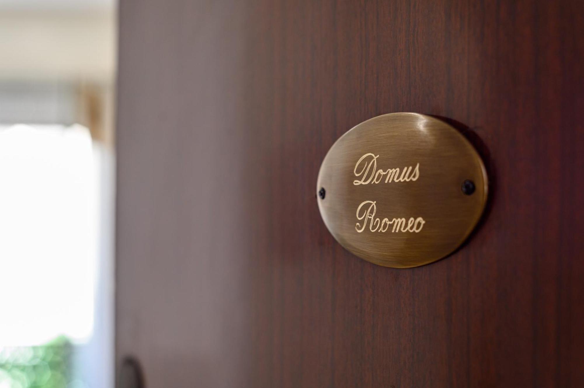 Domus Romeo Apartment Napoli Exterior foto
